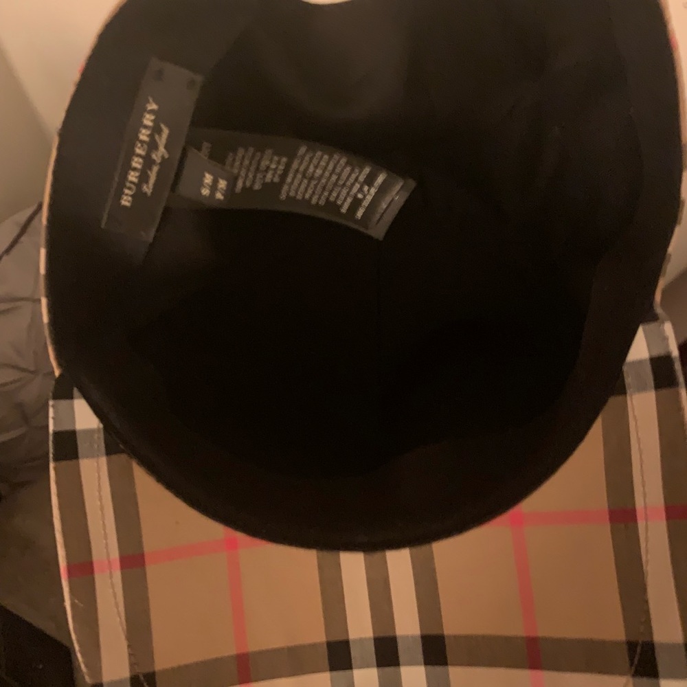 Burberry Cap - Picture 4 of 4
